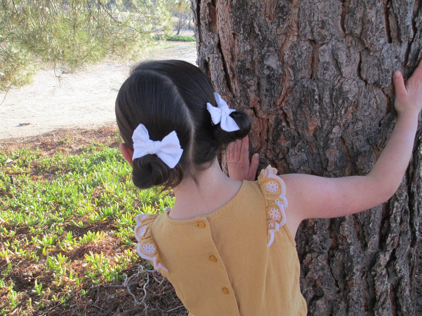 White Dot Hairbow