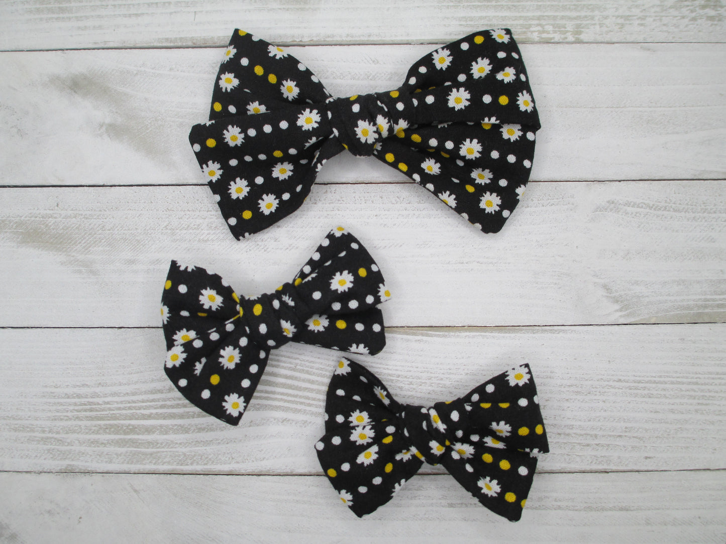 Daisies Black Hairbow