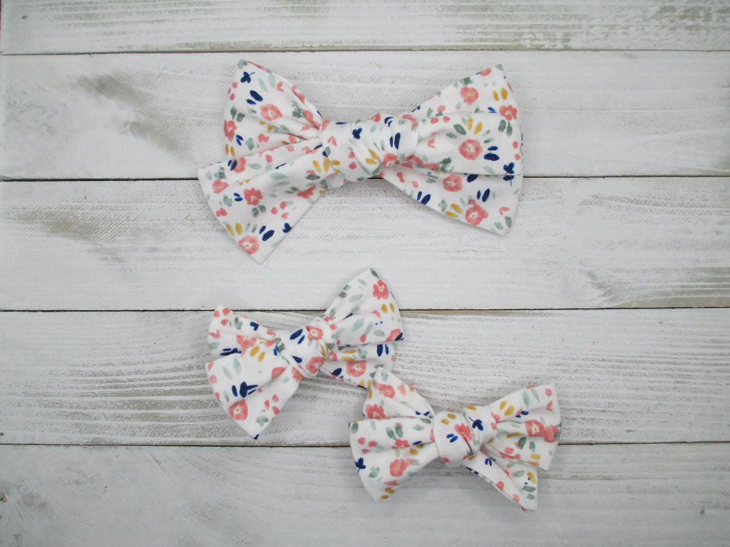 White Floral Hairbow